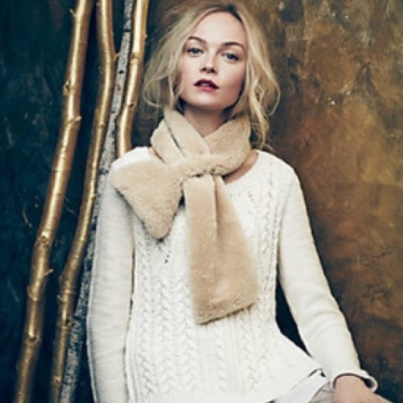 Anthropologie Accessories - Anthropologie Faux Fur Ascot